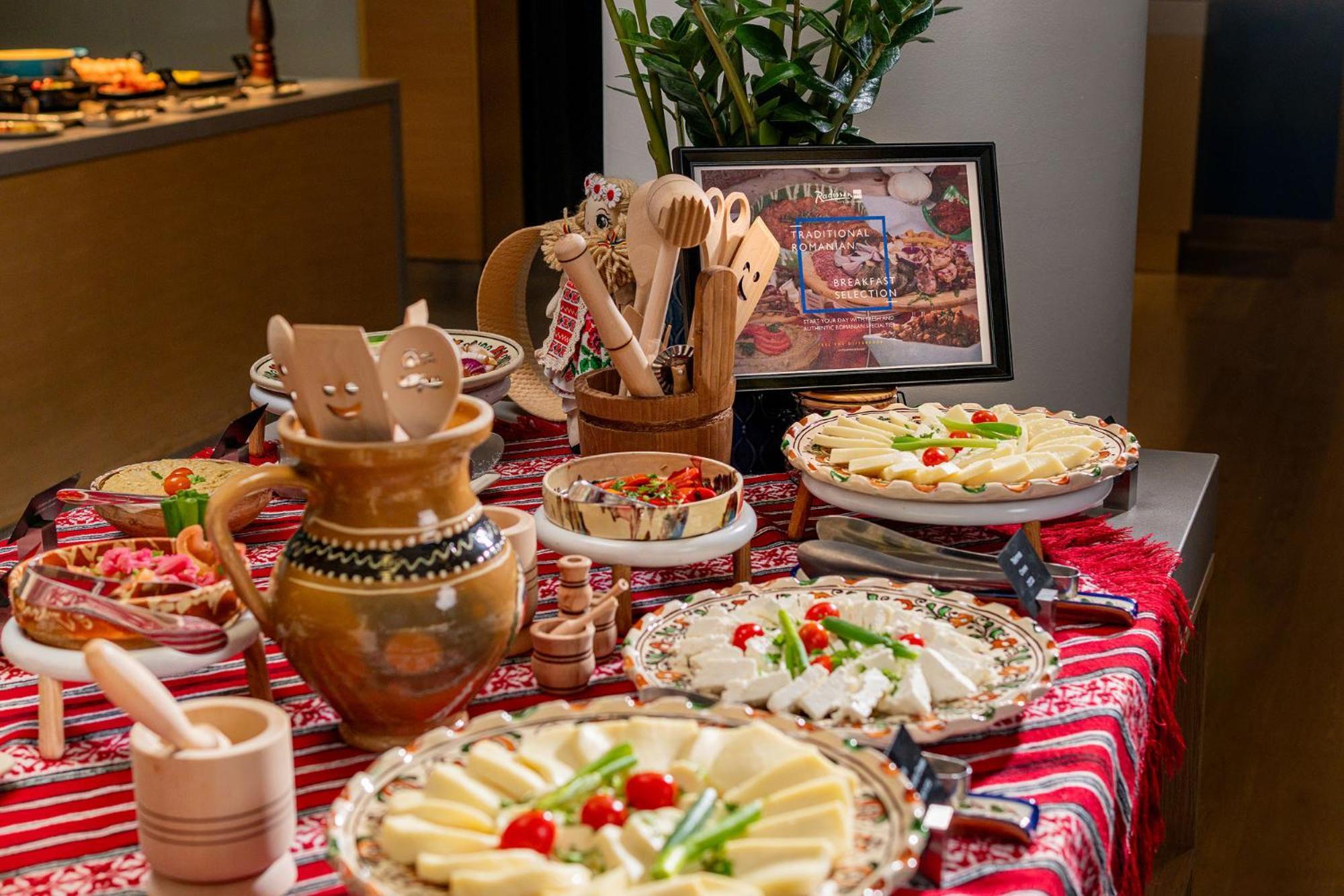 Radisson Blu Hotel Bucharest Exterior photo A cheese platter