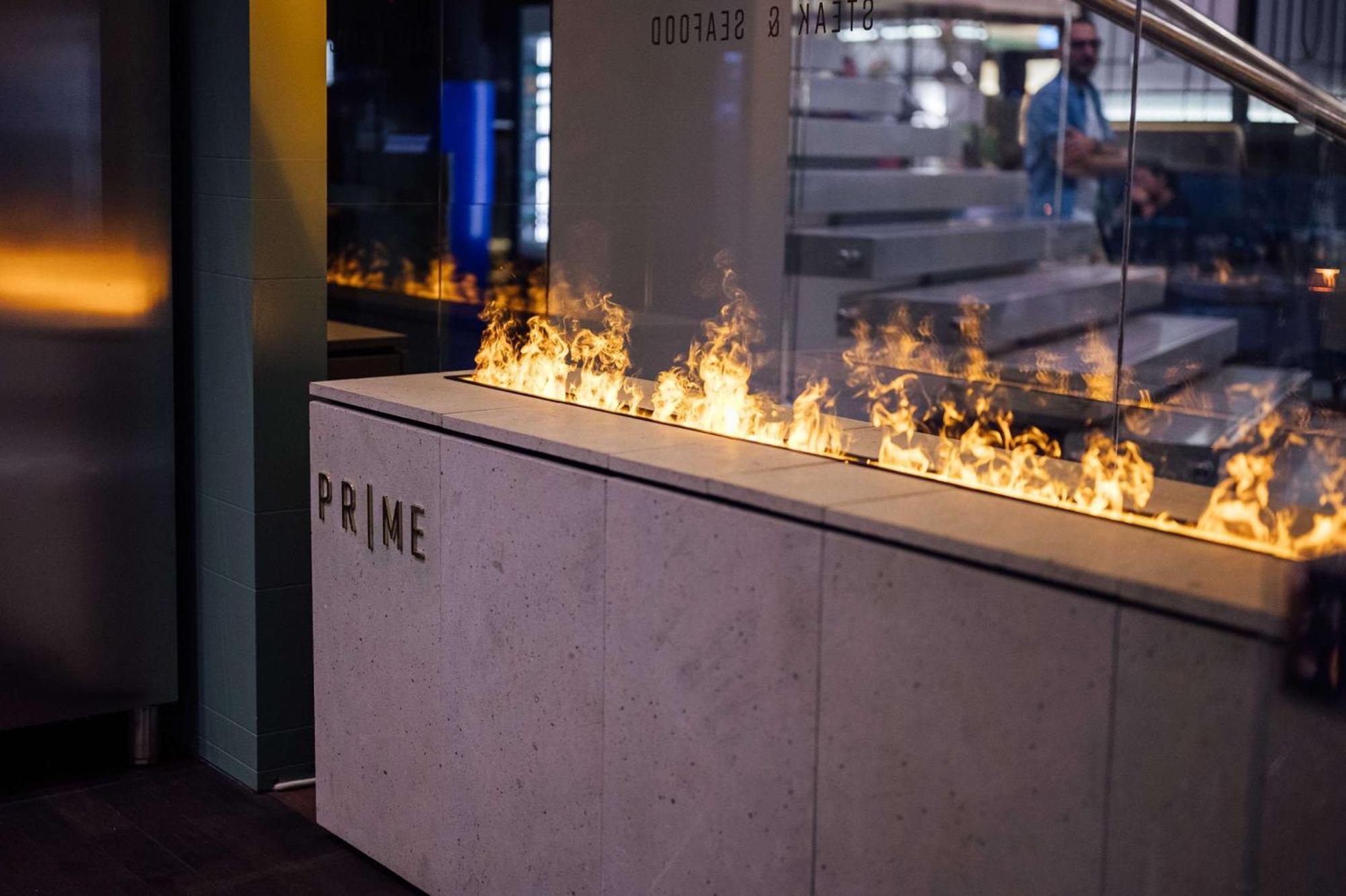 Radisson Blu Hotel Bucharest Exterior photo The fireplace at the entrance of the building