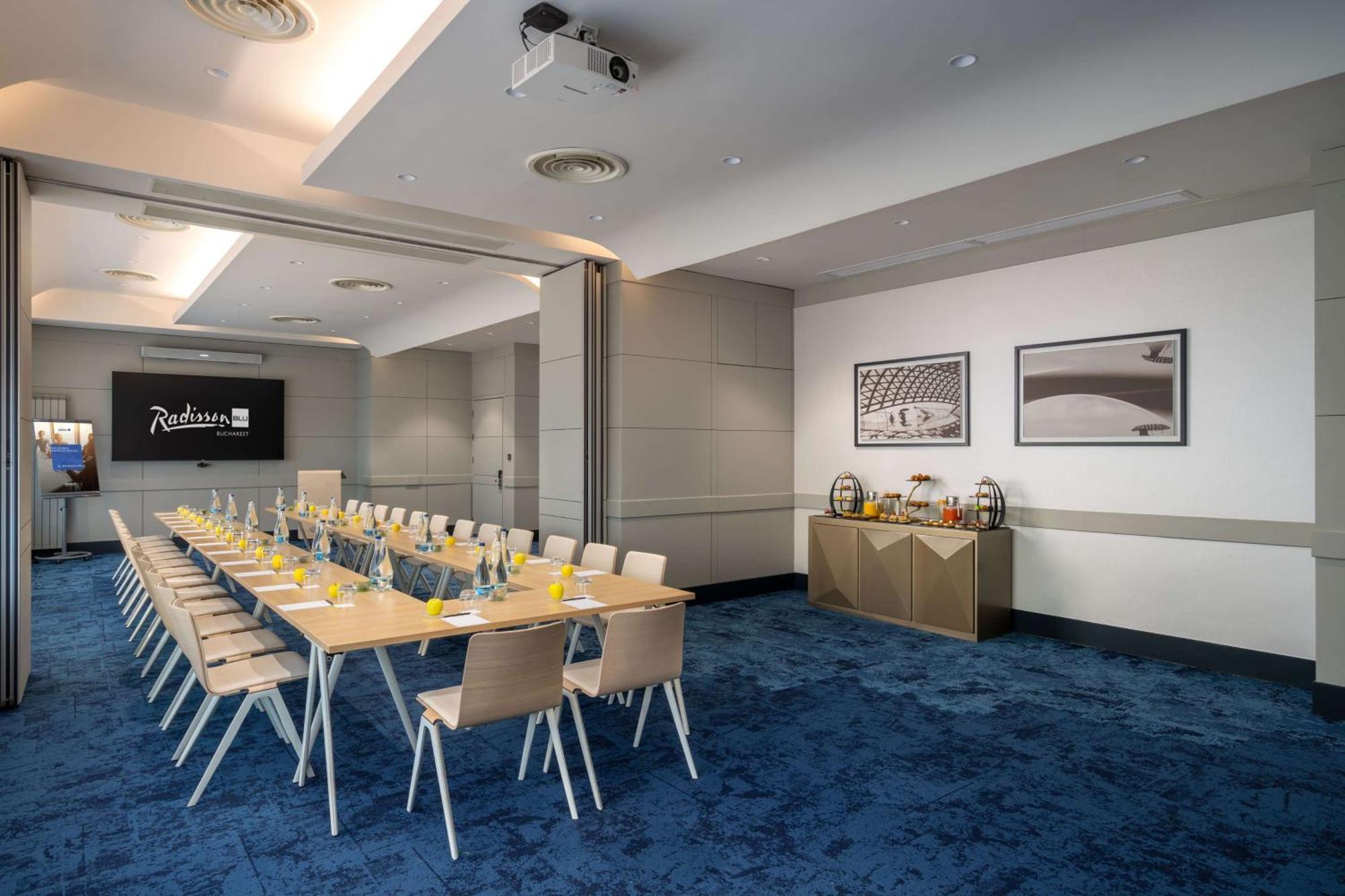 Radisson Blu Hotel Bucharest Exterior photo Meeting room